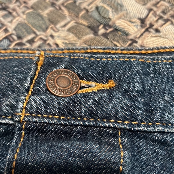 Levi’s denim skirt - Picture 3 of 5